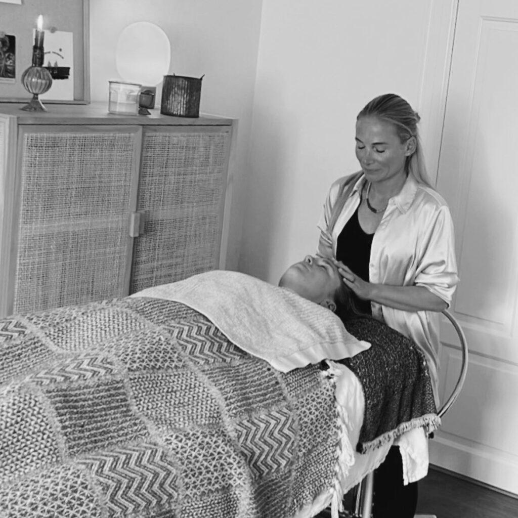 Japansk lifting behandling 3 Japansk lifting, japansk lifting behandling, kropsterapeutisk massage, priser, ydelser
